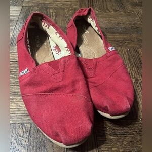 Red Toms flats.